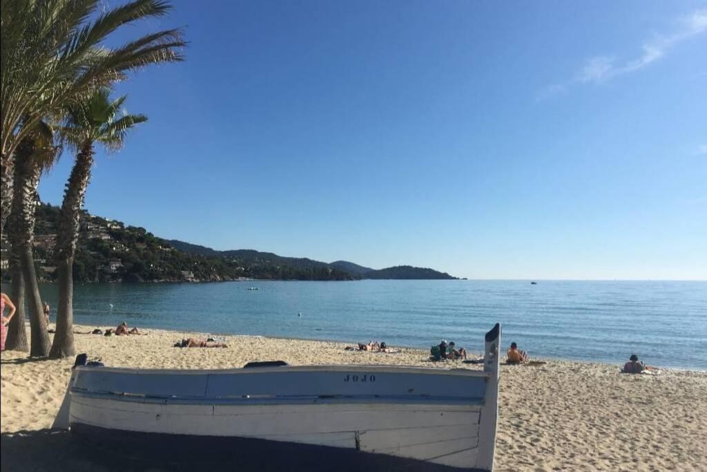 Au Petit Bonheur Vue Mer, Parking, 400m * Le Lavandou
