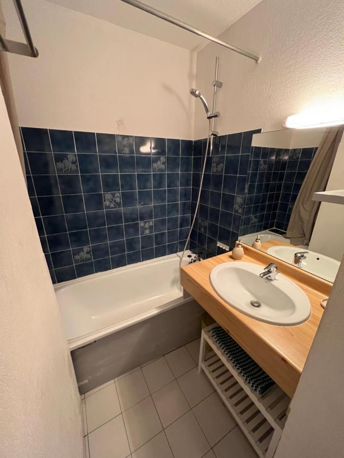 Au Petit Bonheur Vue Mer, Parking, 400m Appartamento Le Lavandou